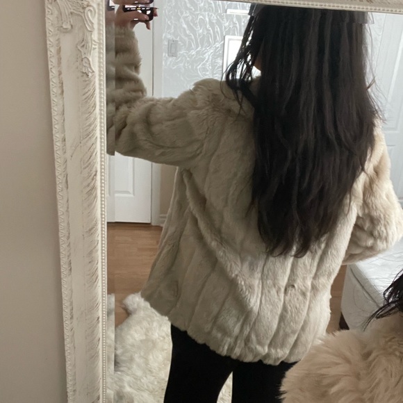 Forever 21 faux fur coat - Picture 6 of 6